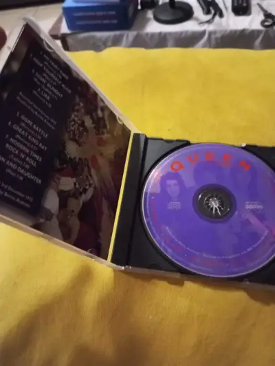 CD Queen - At The BBC (Edición EE.UU. Hollywood Re - miniatura 3