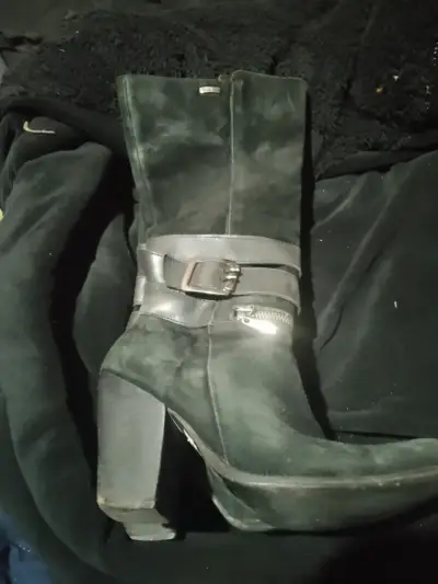 Botas de tacón alto negras con hebilla - miniatura 1