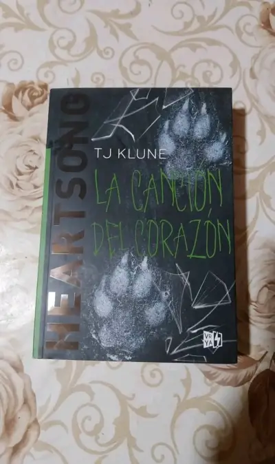 Libro 'La Canción del Corazón' de TJ Klune - miniatura 1