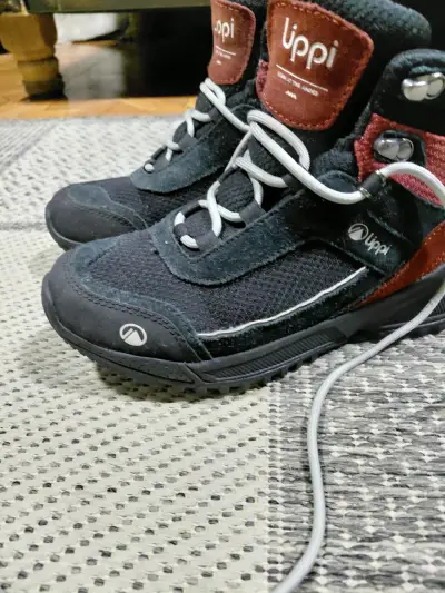 Zapatillas negras Uppí para niños - miniatura 1