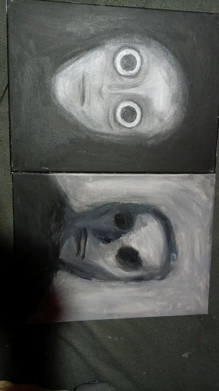 Pinturas extrañas en blanco y negro