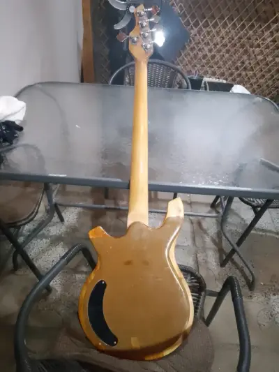 Bajo eléctrico de 5 cuerdas vintage - miniatura 2