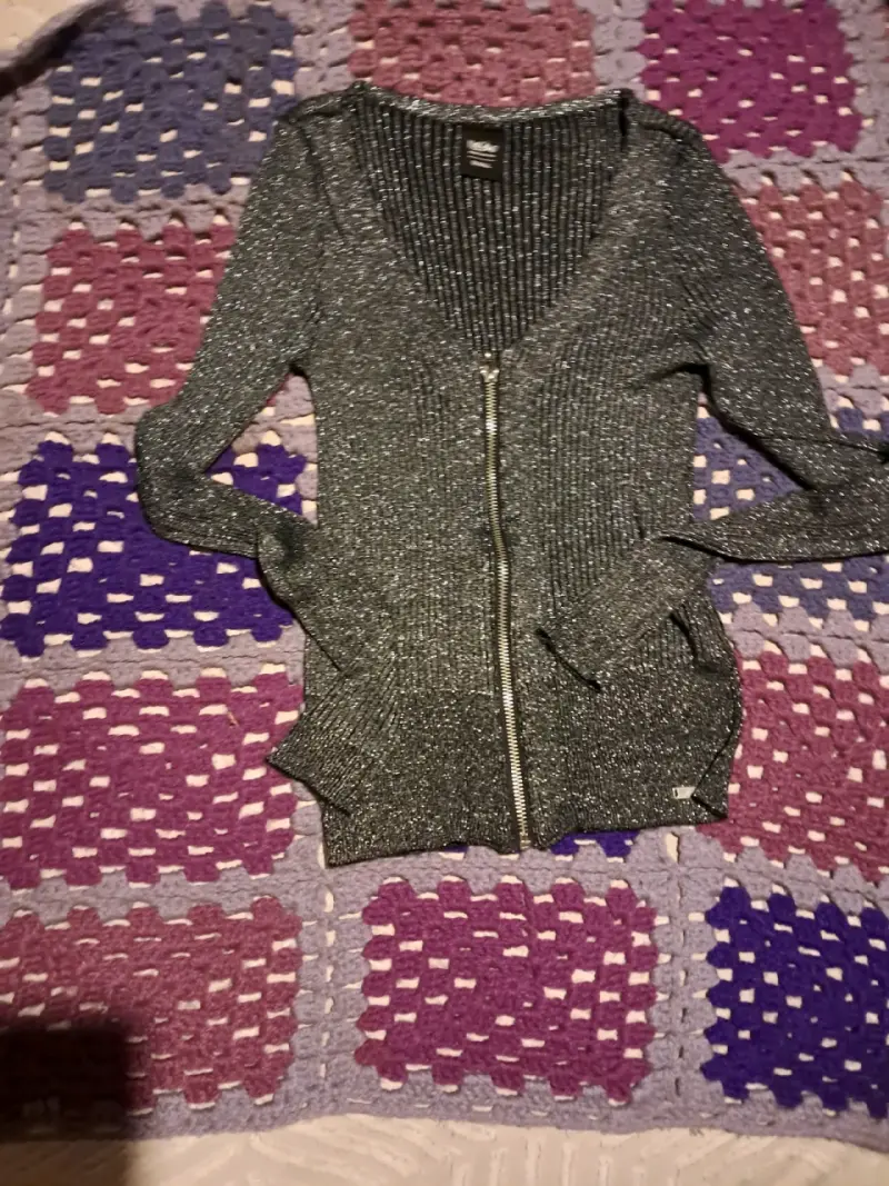 Chaqueta de punto gris con brillo y cierre - 2
