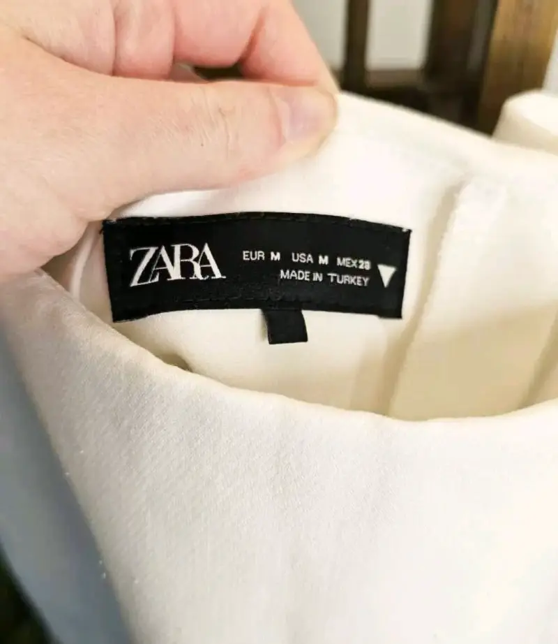 Falda corta blanca Zara de algodón - 2