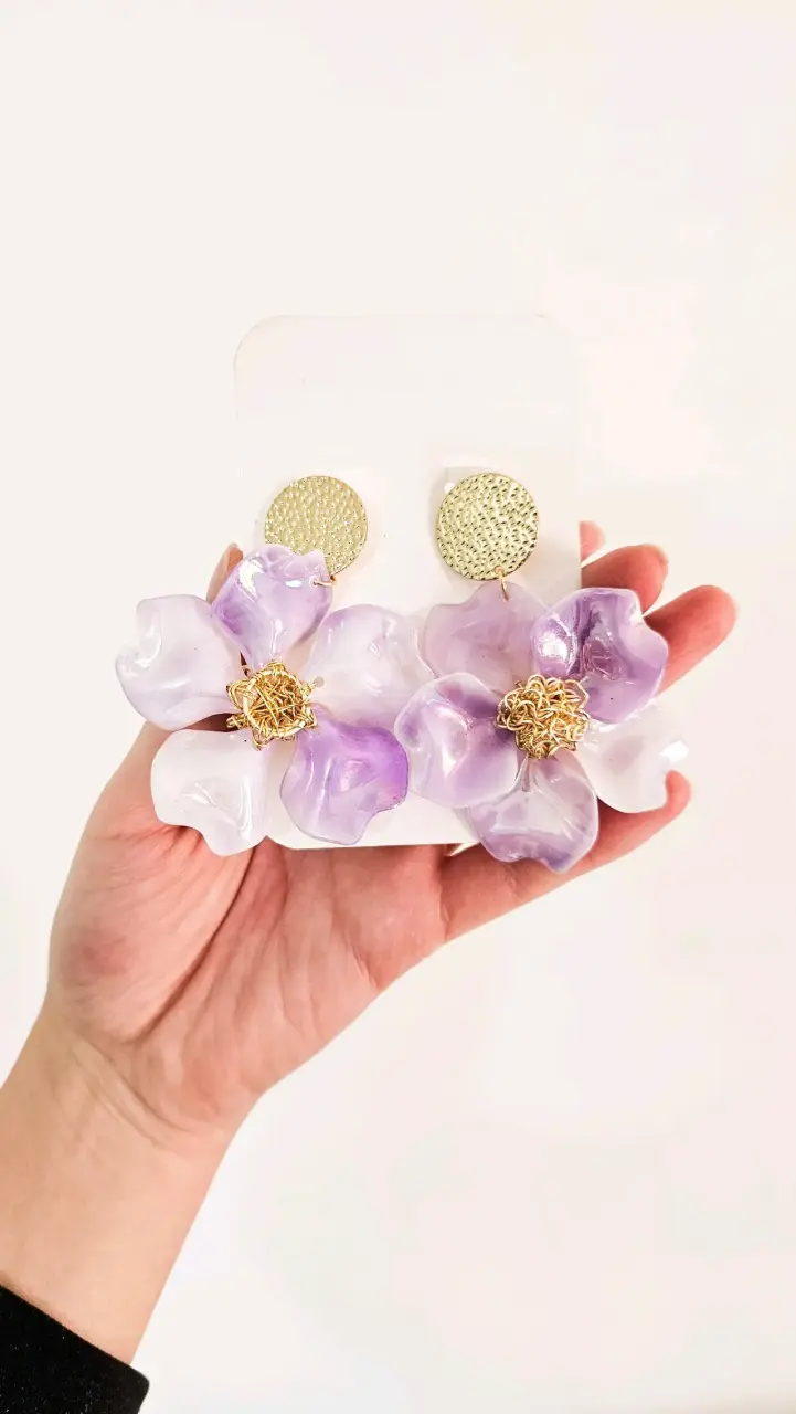 Aros de flores grandes en tonos morados - 2