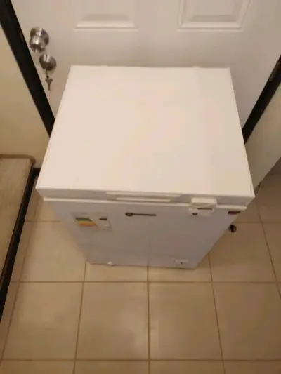 Congelador vertical Mademsa en buen estado - miniatura 2