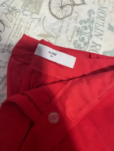 Pantalones rojos de vestir Alaniz talla 36 - miniatura 3