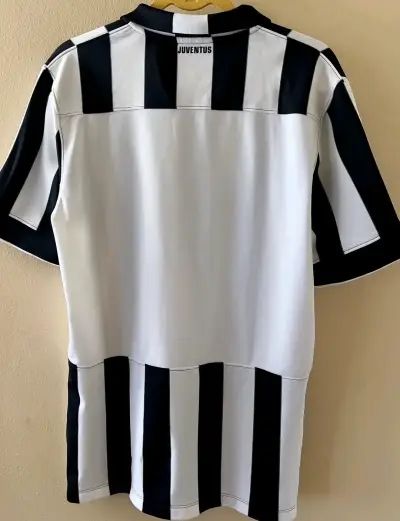 Camiseta Juventus Nike Rayas Blancas y Negras - miniatura 2