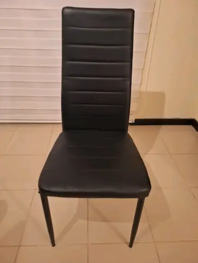 Juego de comedor con sillas negras y mesa de vidrio - miniatura 5