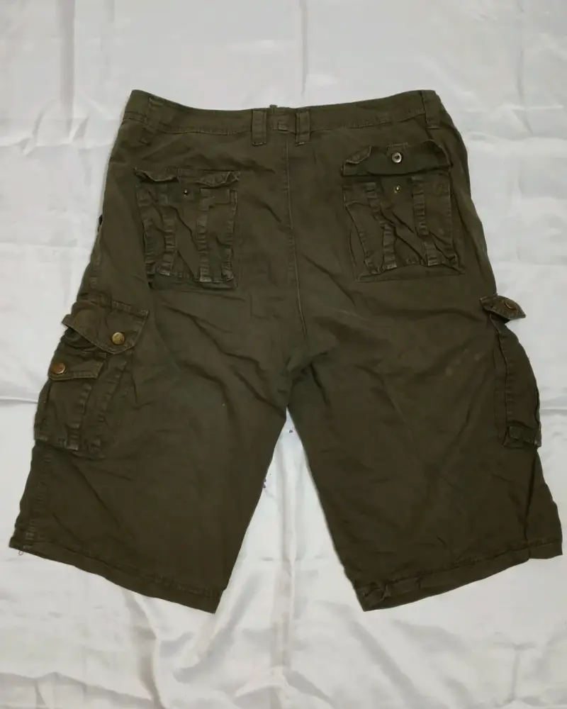Bermudas cargo verde oliva para hombre - 2