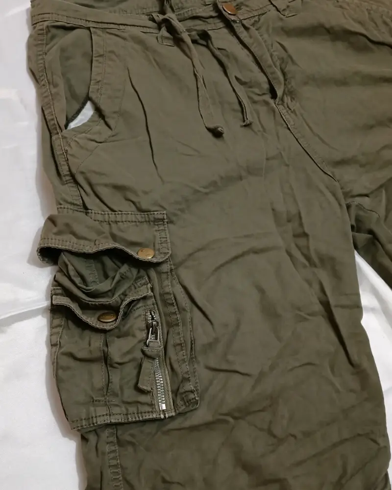 Bermudas cargo verde oliva para hombre - 3