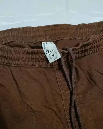 Bermudas cargo marrones para hombre talla 42 - miniatura 3