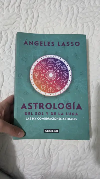 Libro Astrología del Sol y la Luna de Ángeles Lasso - miniatura 1