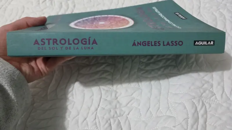 Libro Astrología del Sol y la Luna de Ángeles Lasso - 4