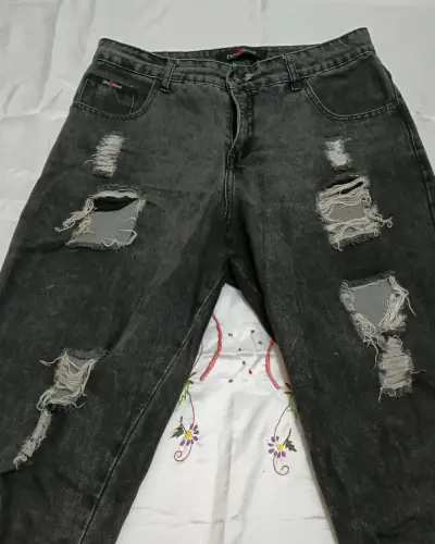 Jeans negros rasgados Dirty Jeans para hombre - miniatura 2