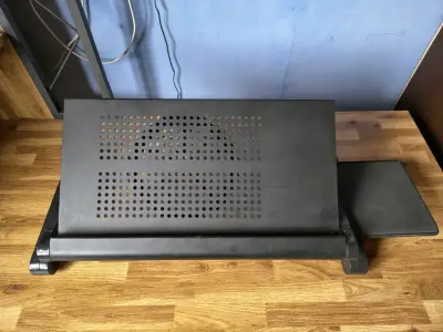 Soporte ajustable para laptop con ventilación - miniatura 3
