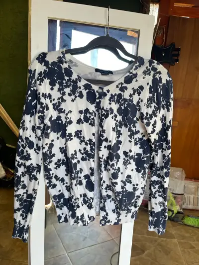 Chaleco de mujer con estampado floral - miniatura 1