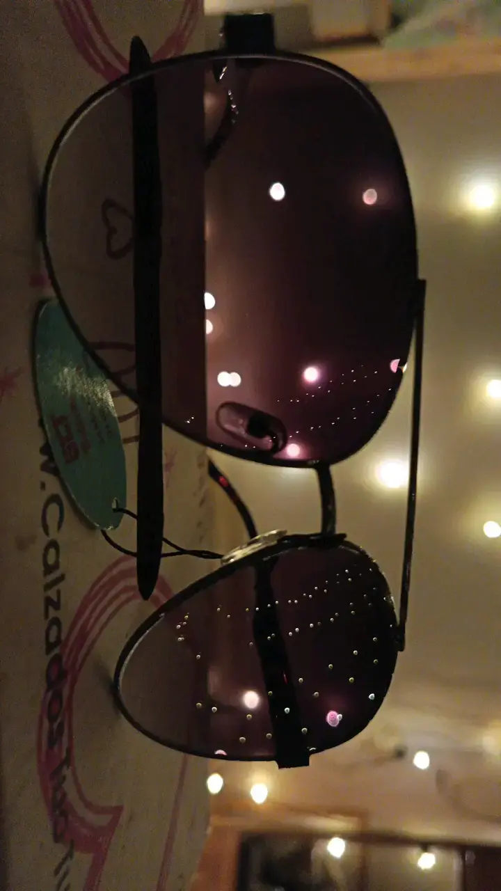 Gafas de Sol con Lente Morado y Detalles - 2