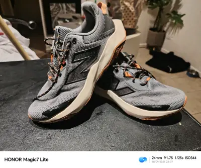 Zapatillas Trail Running Hombre Gris Naranja - miniatura 4