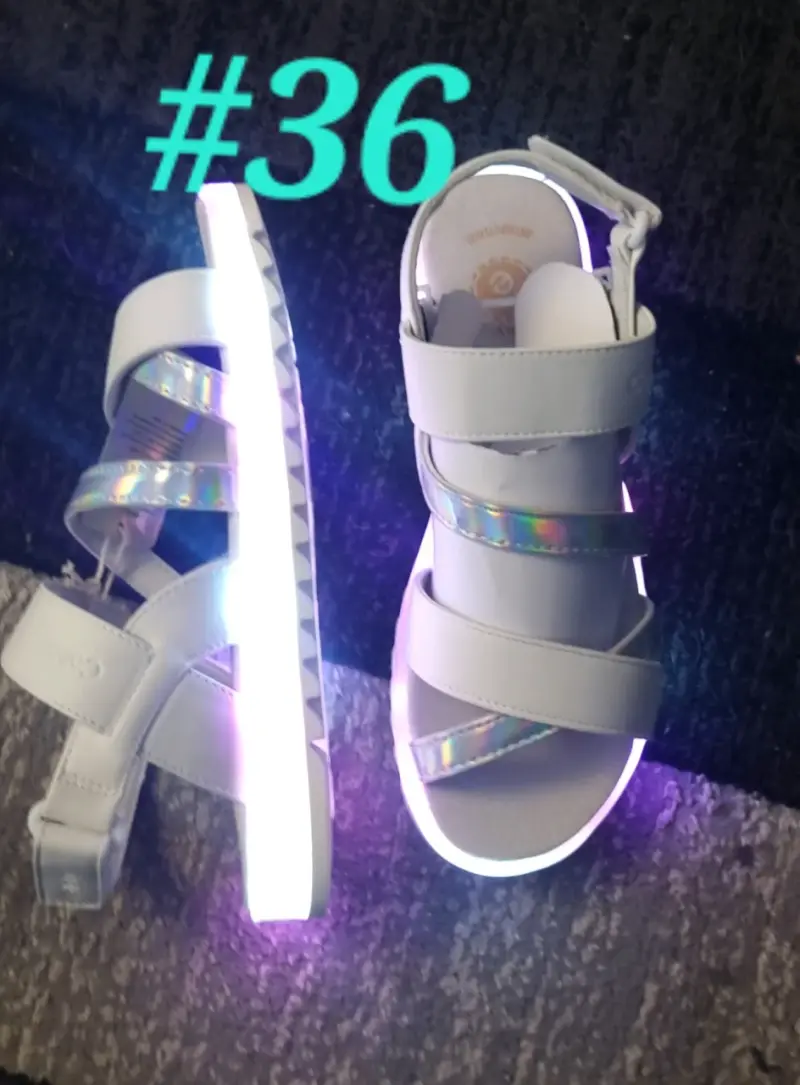 Sandalias blancas con luces para niñas - 3