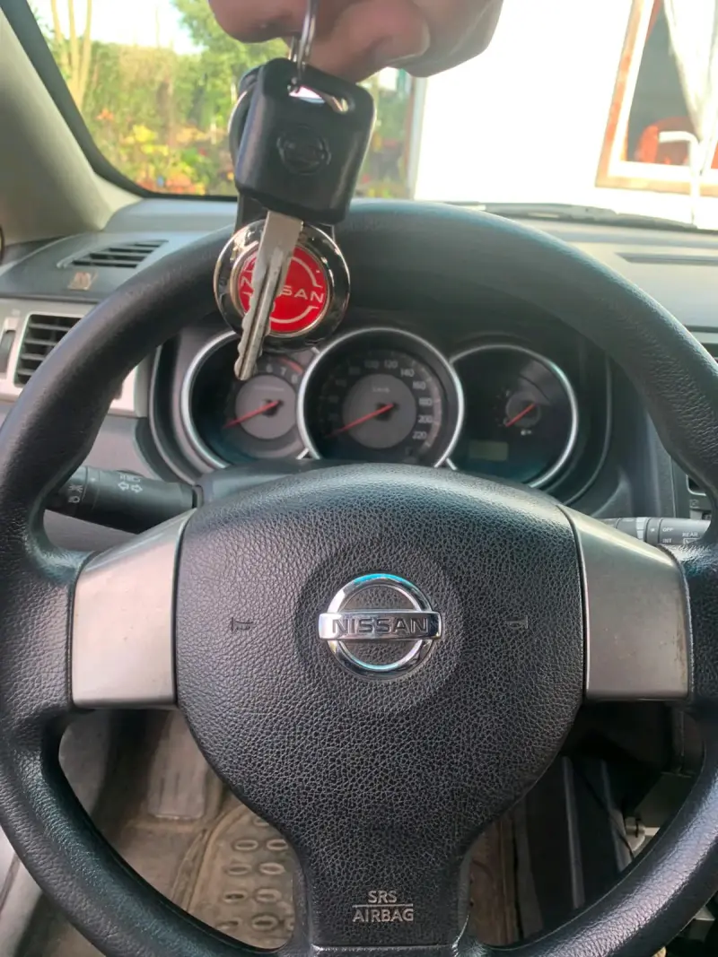 Nissan Tiida Hatchback 2006en buen estado - 3