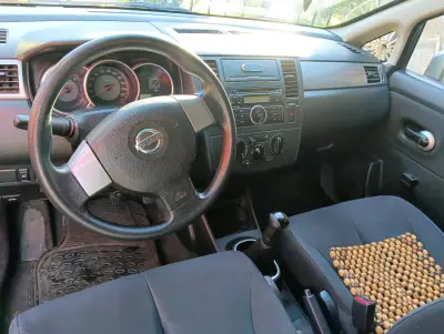 Nissan Tiida Hatchback 2006en buen estado - miniatura 4