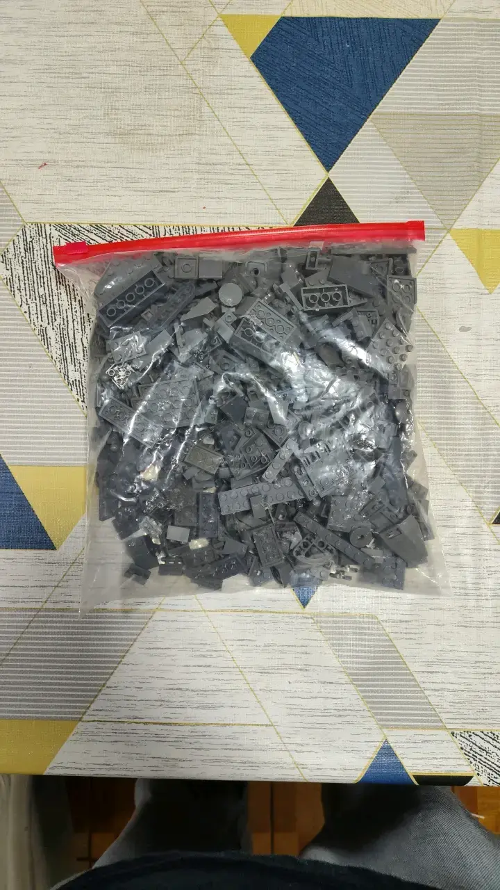 Bloques de Lego grises en bolsa - 2