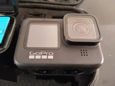 Cámara de acción GoPro con accesorios - miniatura 1