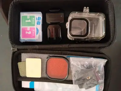 Cámara de acción GoPro con accesorios - miniatura 2