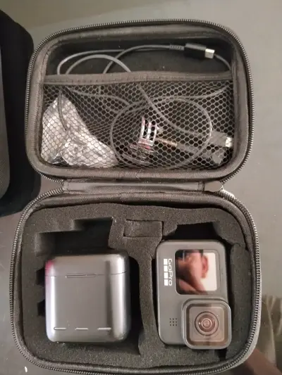 Cámara de acción GoPro Hero 9 con estuche - miniatura 2