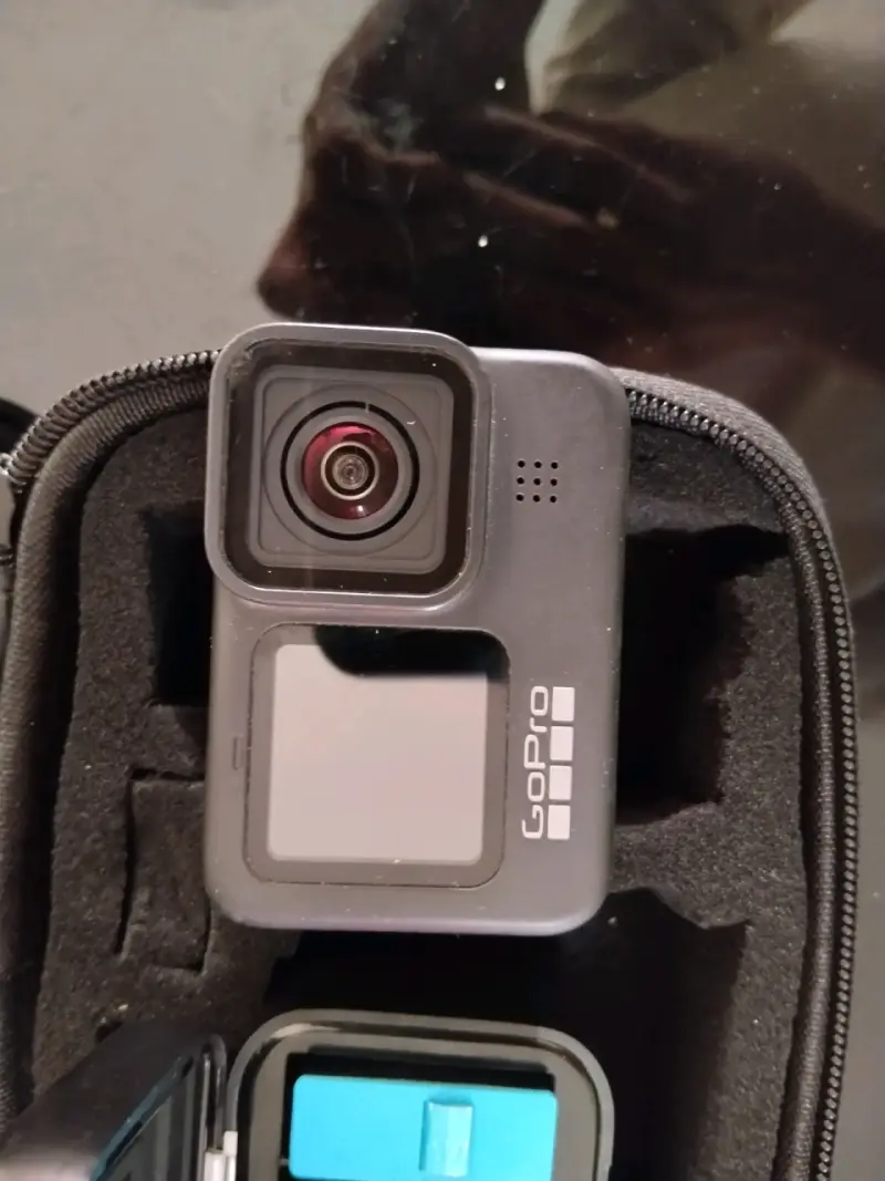 Cámara de acción GoPro Hero 9 con estuche - 4