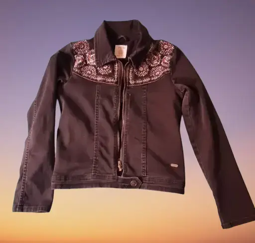Chaqueta negra con bordado floral para niña - 2