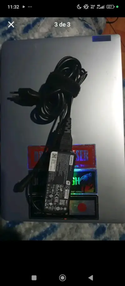 Laptop Lenovo con cargador en buen estado - miniatura 1