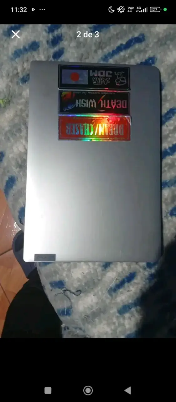 Laptop Lenovo con cargador en buen estado - 3