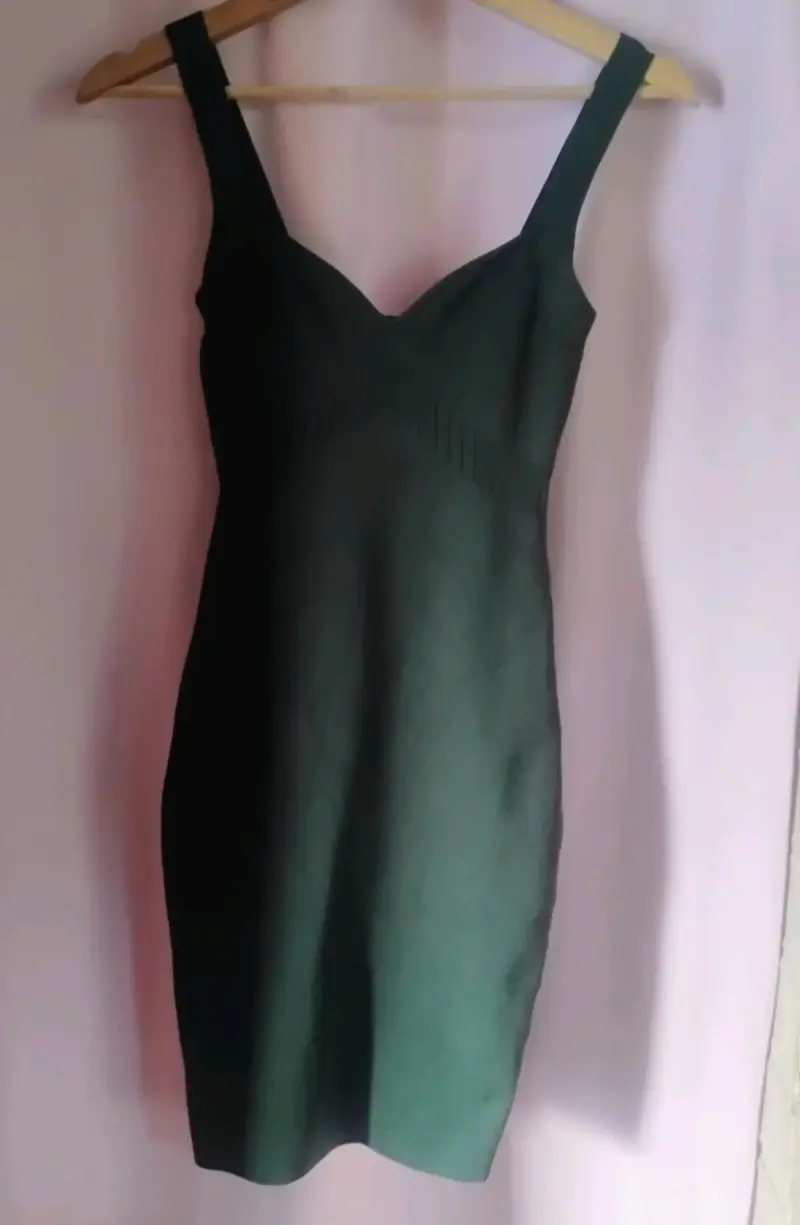 Vestido verde Guess ajustado talla XS - 1