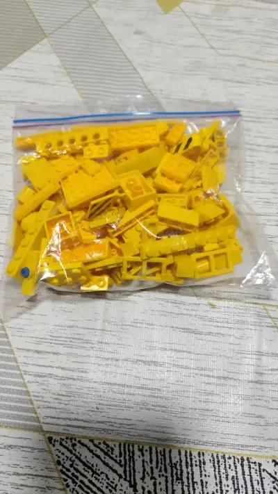 Bloques de Lego amarillos para niños - miniatura 1