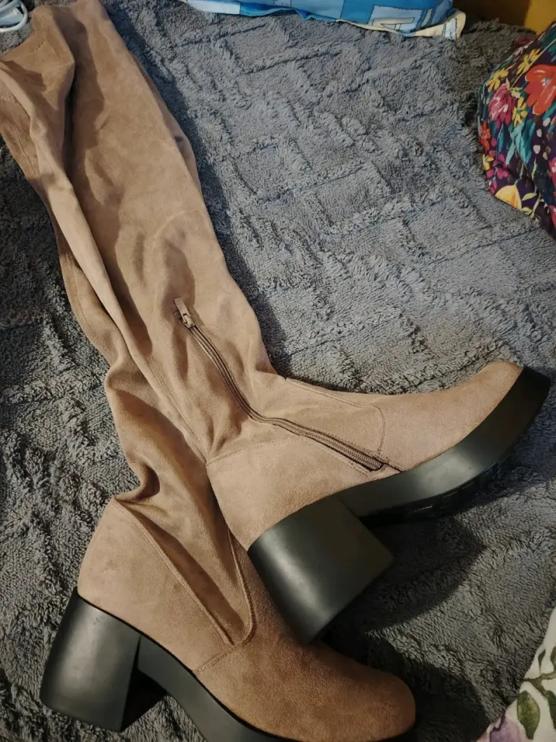 Botas bucaneras beige con tacón