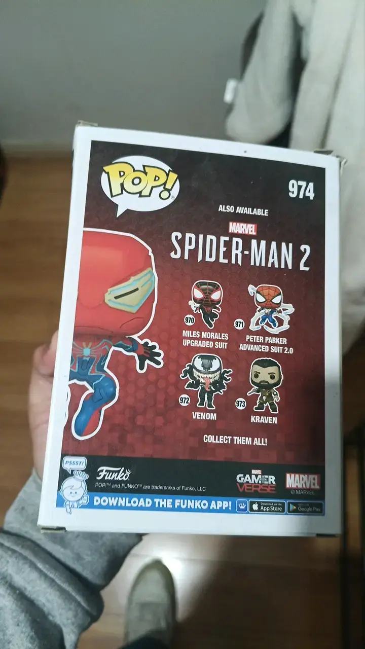 Funko Pop Spider-Man 974 Edición Especial - 3