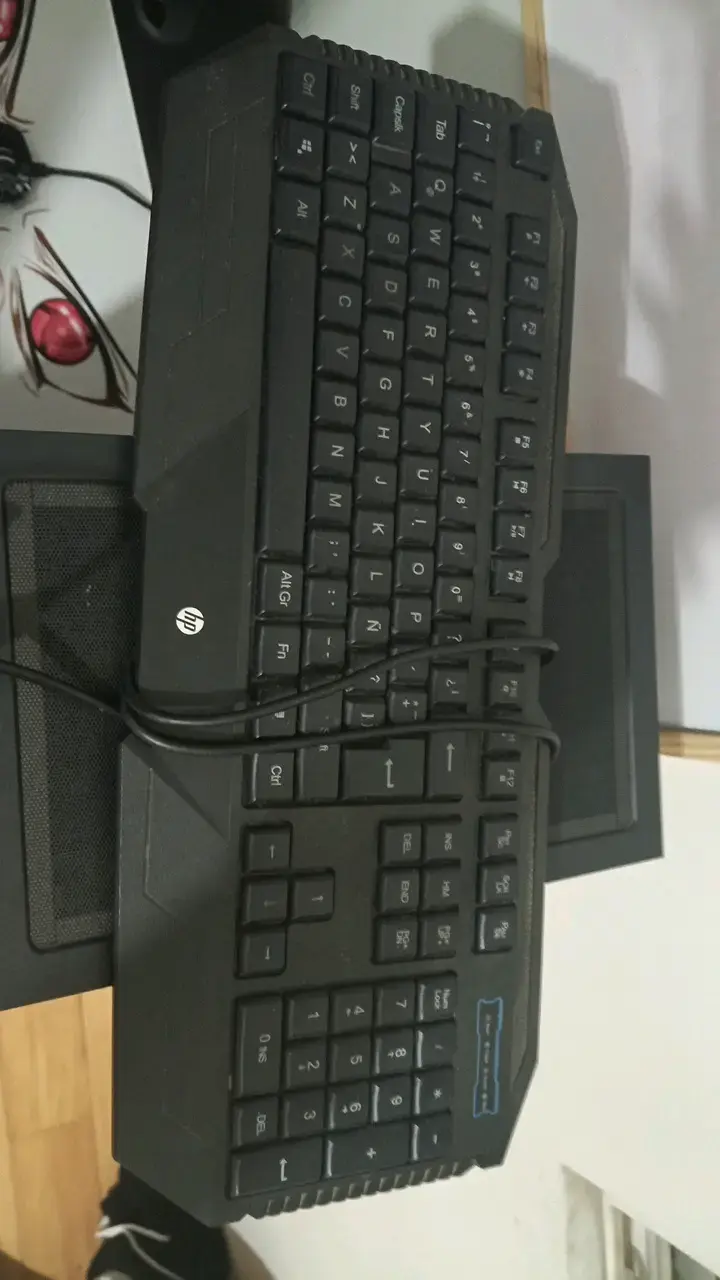 Teclado HP con cable USB en buen estado - 1