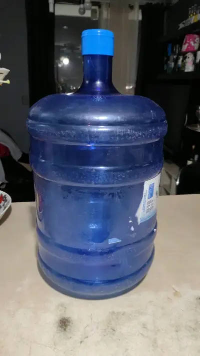 Bidón de Agua de Plástico Azul 20 Litros - miniatura 1