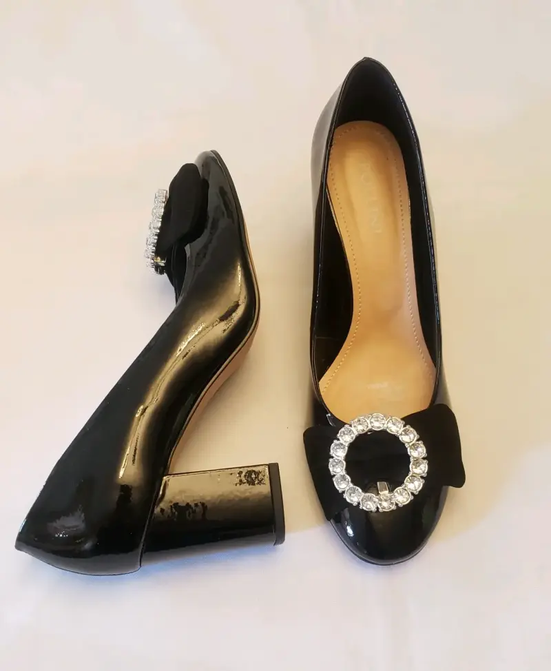 Zapatos de tacón negros con adorno de cristal Pollini - 3
