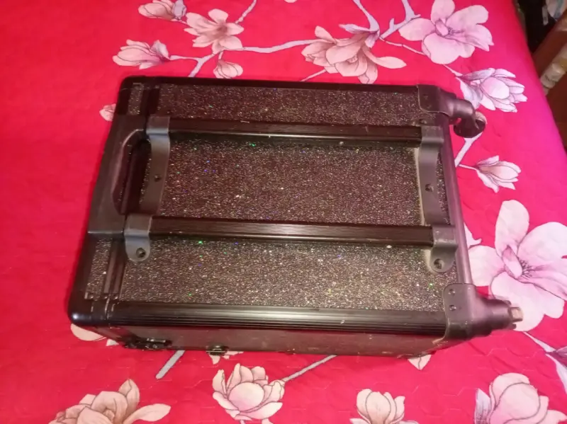 Maleta de maquillaje o para manicur - 1