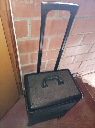 Maleta de maquillaje o para manicur - miniatura 3