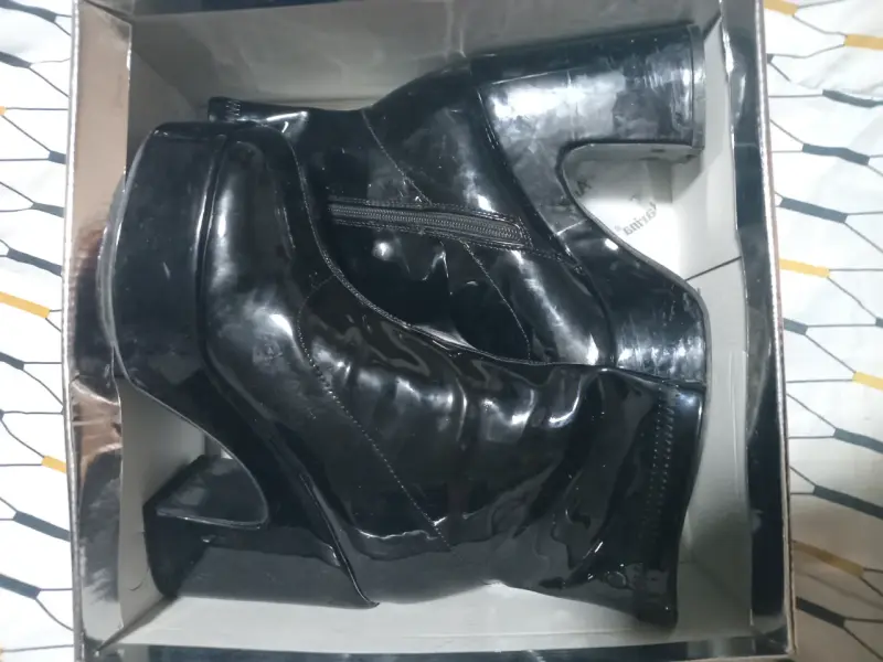Botines de charol negro con plataforma - 2