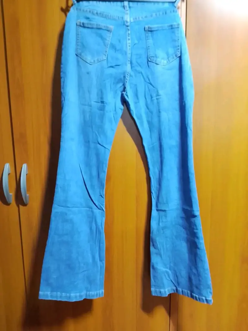Pantalones acampanados negros y azules para mujer - 6