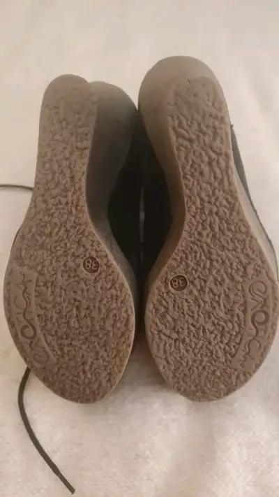 Botines de cuña negros con diseño de serpiente para mujer - miniatura 1