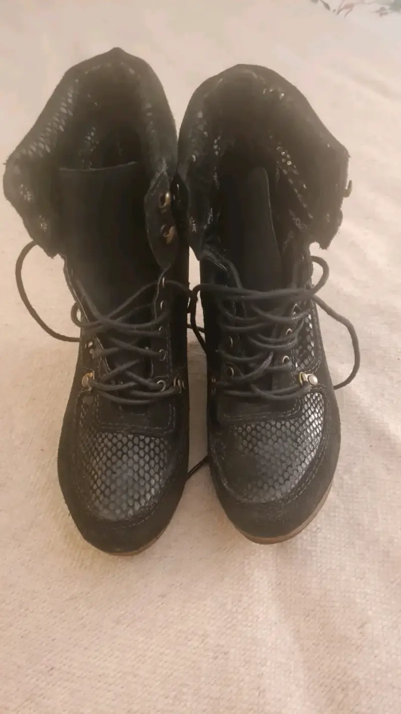 Botines de cuña negros con diseño de serpiente para mujer - 5