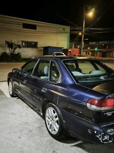 Subaru Legacy 1995 - miniatura 1