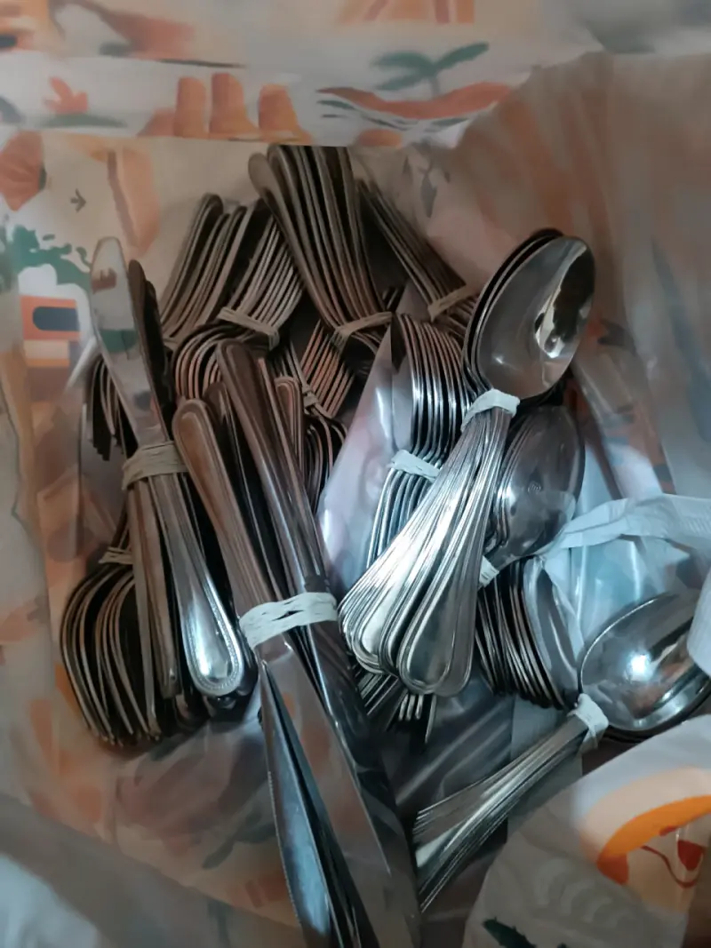 Juego de cubiertos de acero inoxidable para 12 pe - 1