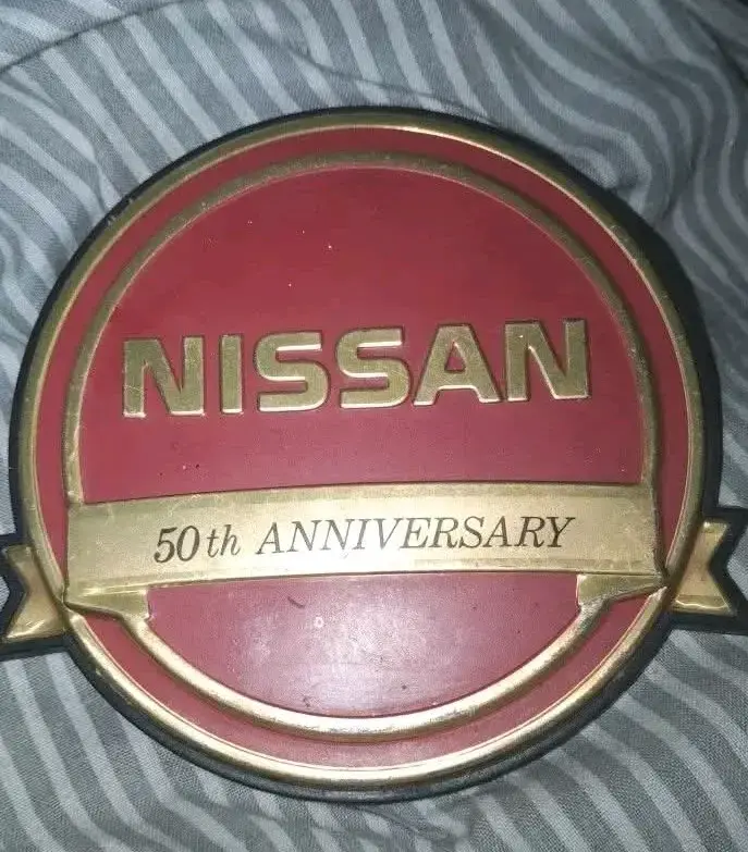Emblema Nissan 50th Anniversary - 2